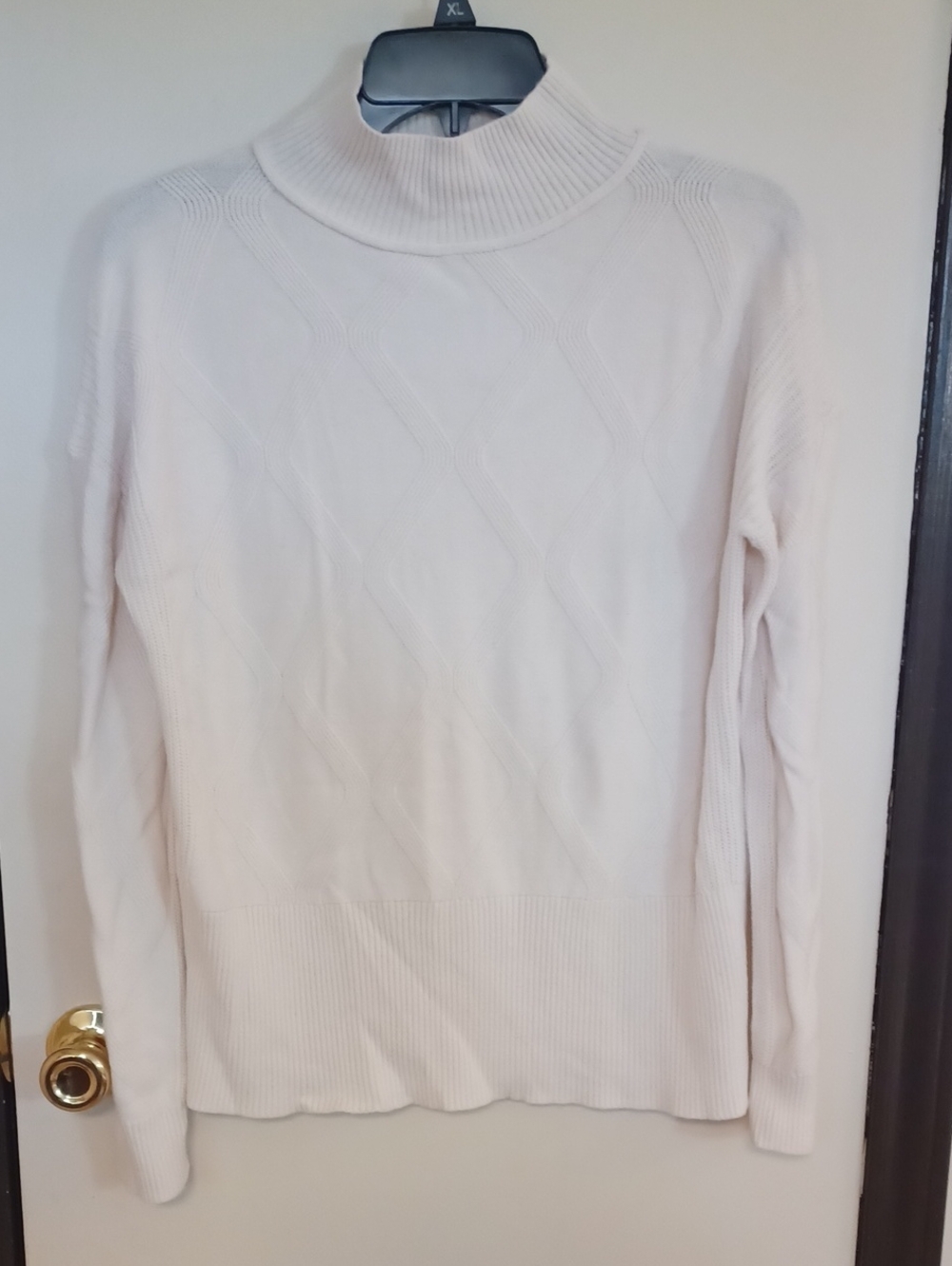 Classic Cream Turtleneck Cable-Knit Sweater - Women